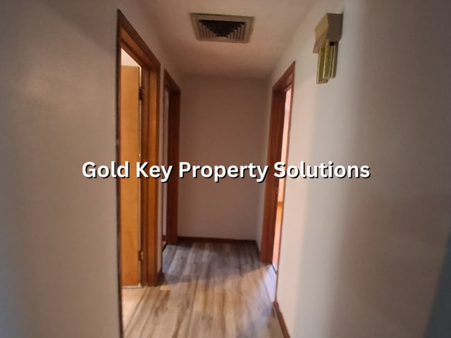 Building Photo - 1902 Rosemont Ave