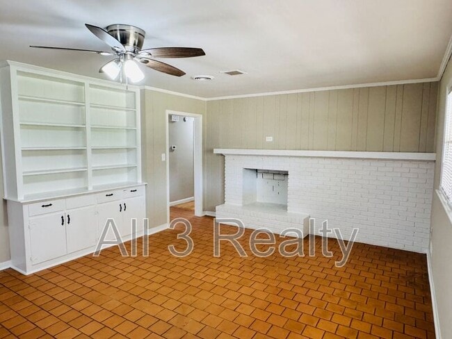 Building Photo - 2804 Sumter Ave