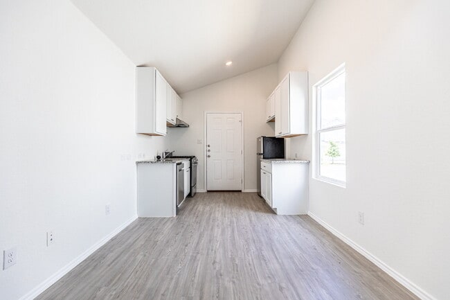 Building Photo - 4271 Thalweg Way