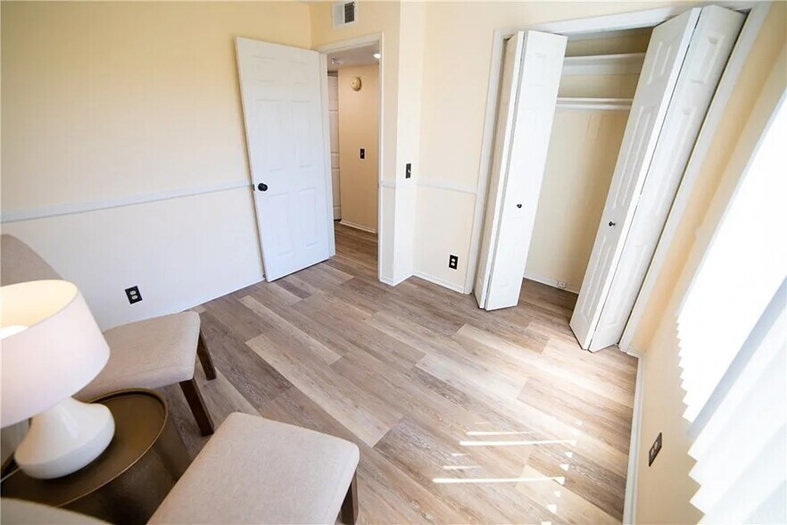 Building Photo - 638 Bridgeport Cir
