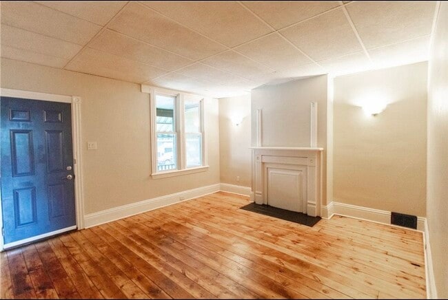 Building Photo - 619 E 17th Ave