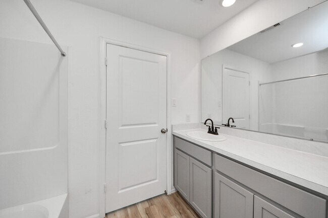 Building Photo - 4307 Palmetto Grv Ln