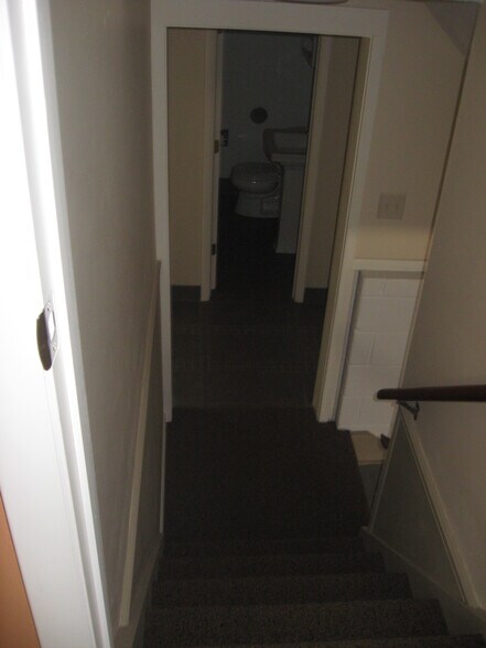 Building Photo - 5633 Parker St