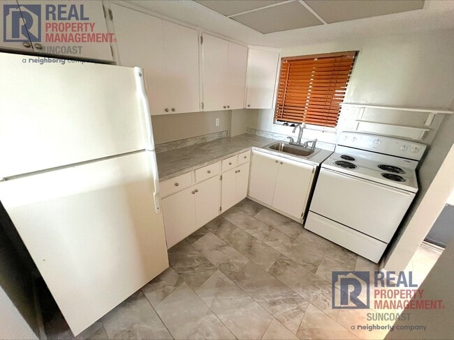 Building Photo - 4109 Lake Bayshore Dr