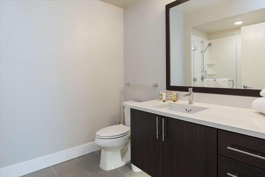 Building Photo - 908 Rich Ave