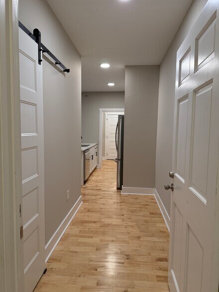 Building Photo - 620 Cumberland St