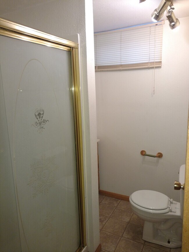 Building Photo - Now leasing for May 2026! Four Bed/Two Bath