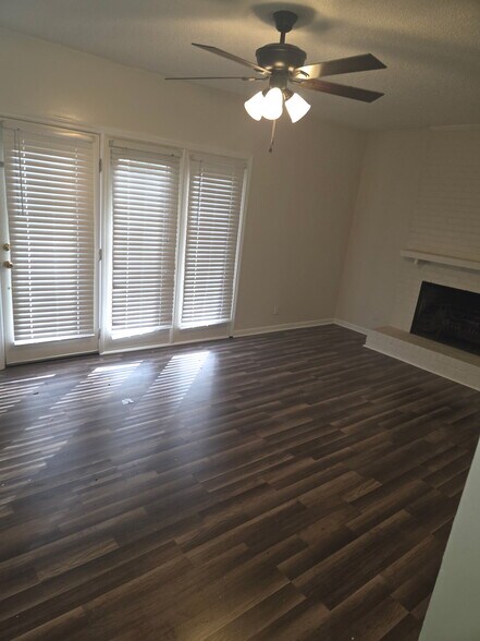 Building Photo - 583 Winding Creek Rd