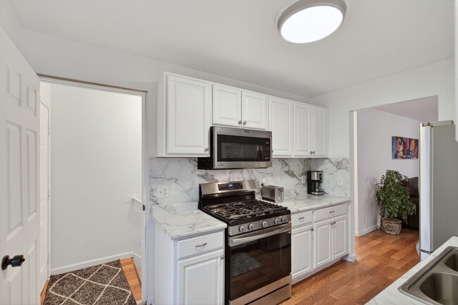 Building Photo - 8225 2nd Ave S