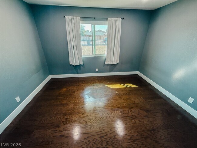 Building Photo - 2580 E Hacienda Ave