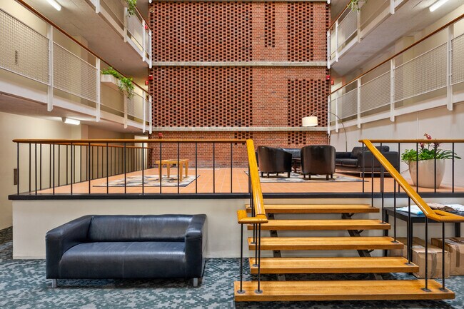 Building Photo - 29 Concord Ave