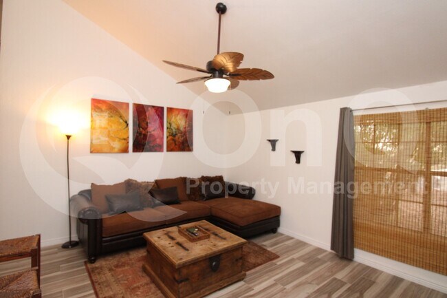 Building Photo - 3210 E Calle De La Punta