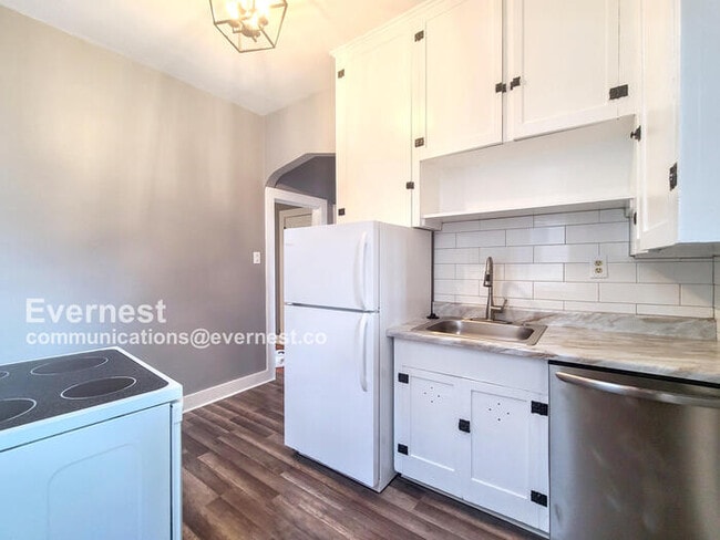 Primary Photo - 1147 N Marion St