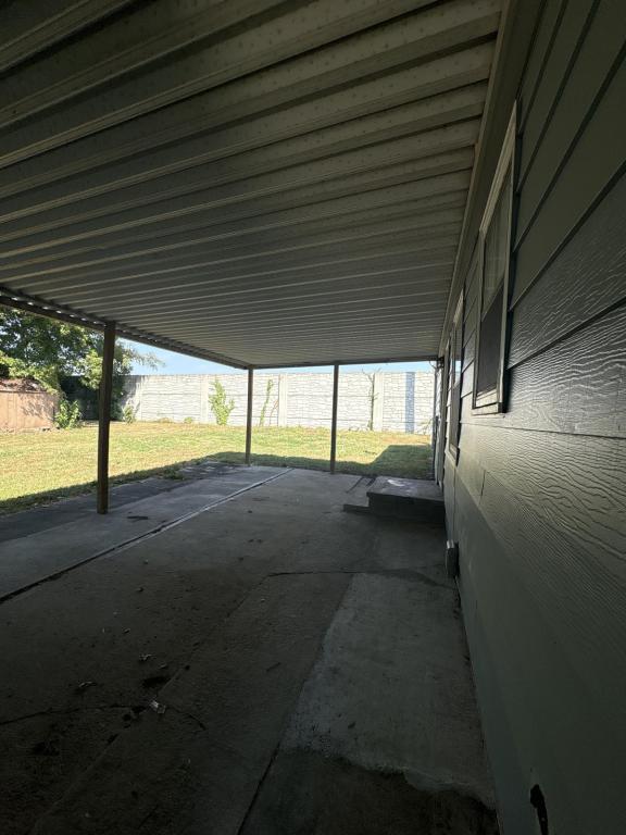 Building Photo - 806 N Capelle St