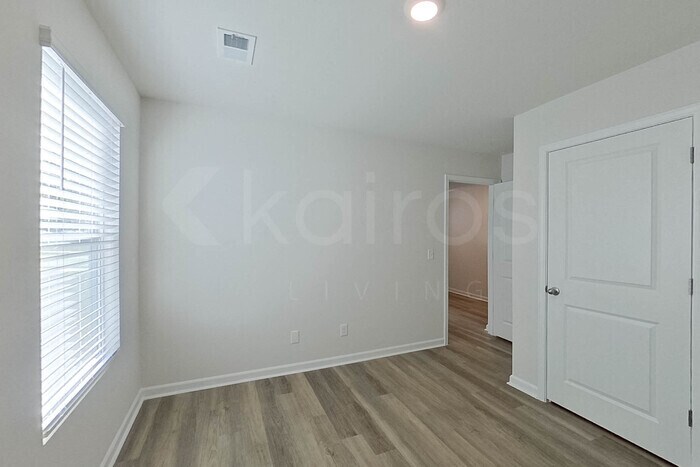 Building Photo - 129 Overstreet Way