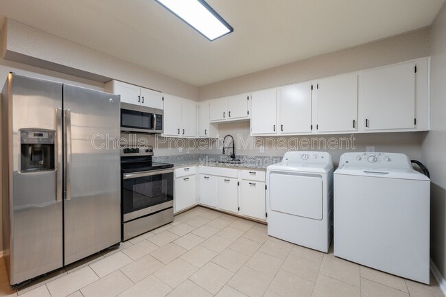 Building Photo - 282 Southburn Dr