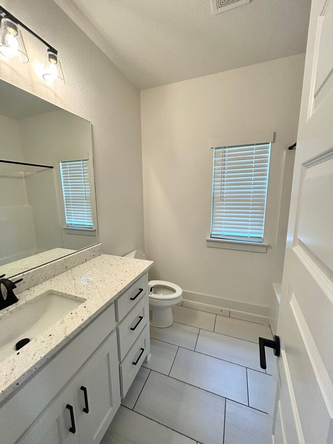 Building Photo - 23 Lockerbie Cir