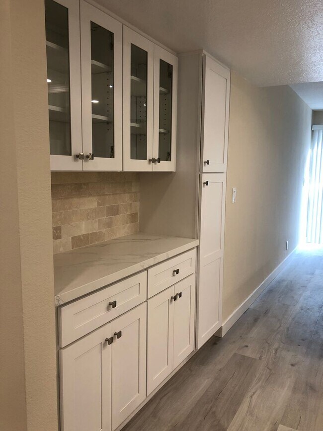 Building Photo - Remodeled 2 bedroom 1 bathroom with large ...