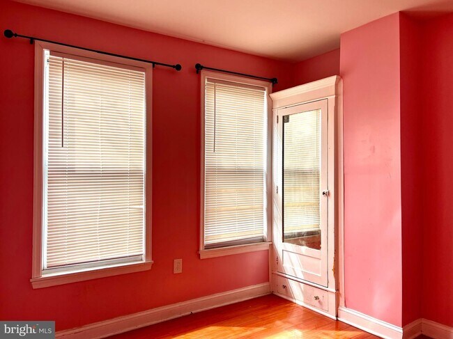 Building Photo - 18 N Ithan St