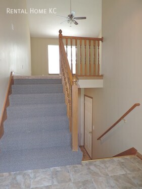 Building Photo - 2-bedroom Townhouse with Double Garage #11228
