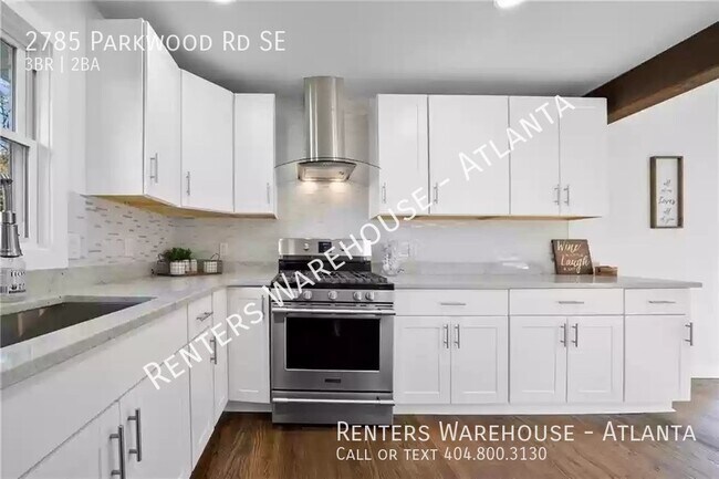 Building Photo - Gorgeous RENOVATION! 3 Bedroom in Heart of...