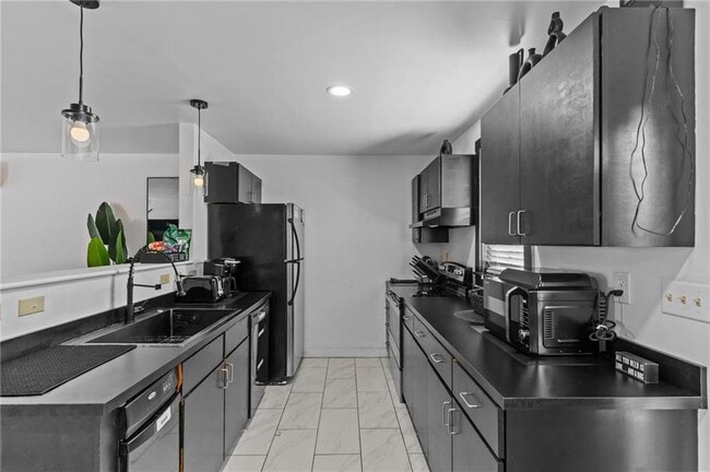 Building Photo - 18 Bridgham St