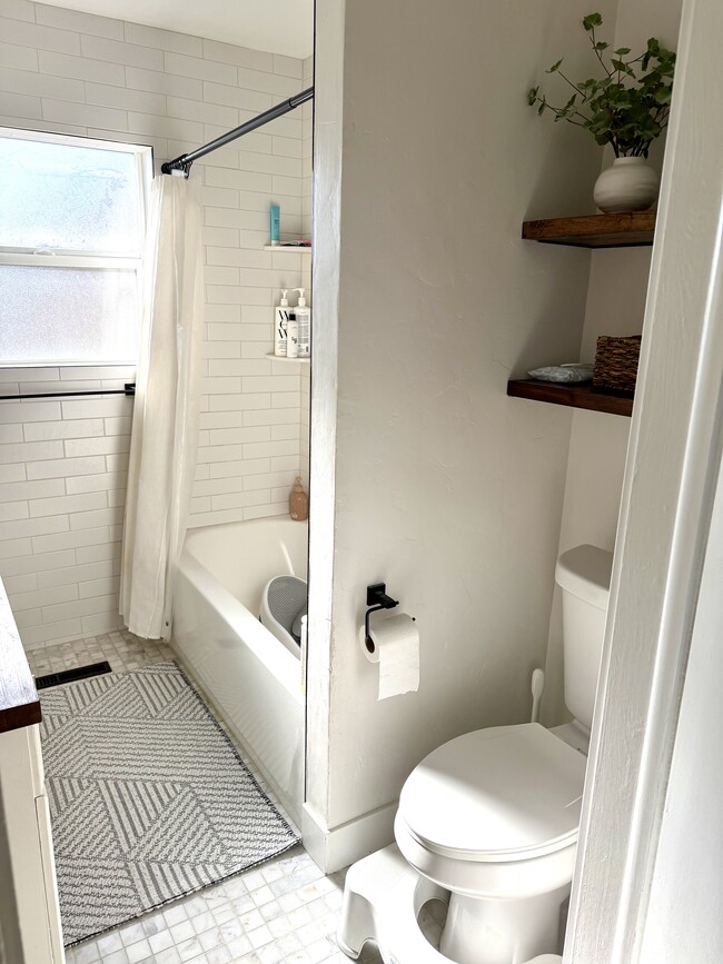 Building Photo - 1316 N 300 W