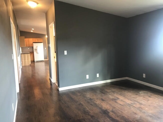Building Photo - 127 Merrimac Trail