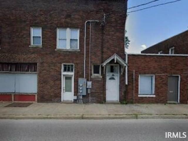 Primary Photo - 102 N First Ave