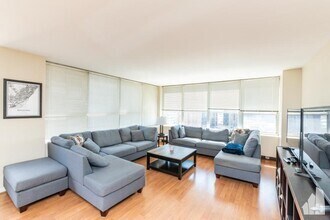 Building Photo - 2 bedroom in Chicago IL 60613