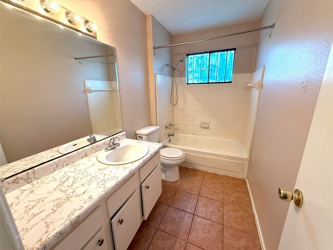 Building Photo - 3619 Kilkenny Dr