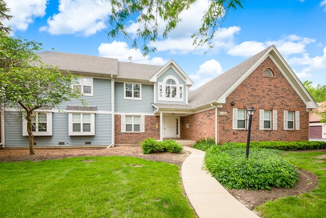 Building Photo - 5S510 Scots Dr