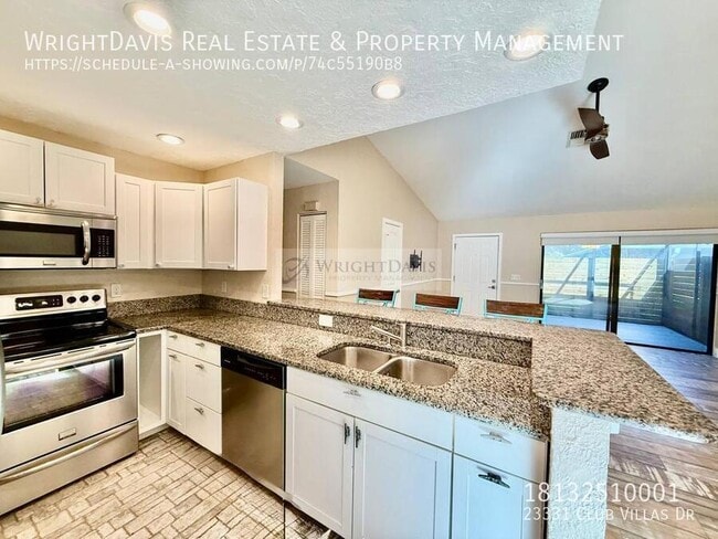 Building Photo - 23331 Club Villas Dr