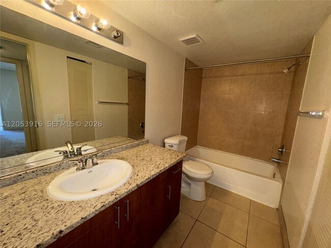 Building Photo - 417 Vista Isles Dr