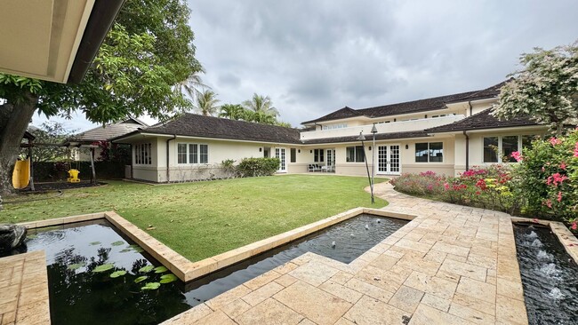 Building Photo - EXQUISITE KAHALA ESTATE IN EXCLUSIVE PUU P...