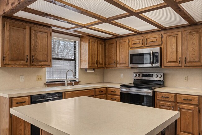 Building Photo - 630 S 276th E Ave