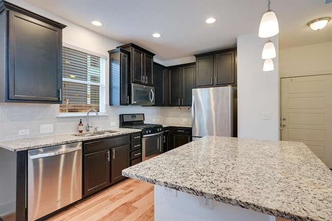 Building Photo - 2205 Capulet St
