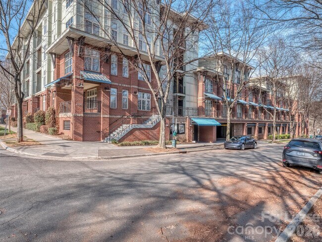 Building Photo - 1101 W 1st St