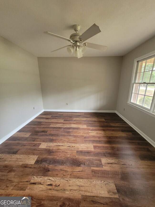 Building Photo - 107 Duke Rd