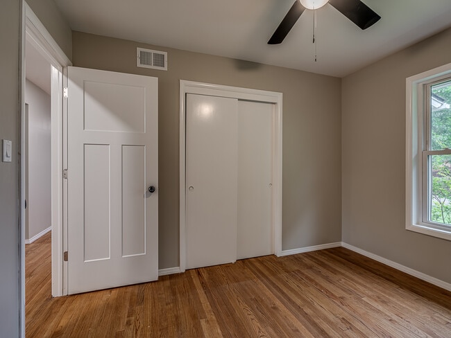 Building Photo - 4729 Baylor Dr