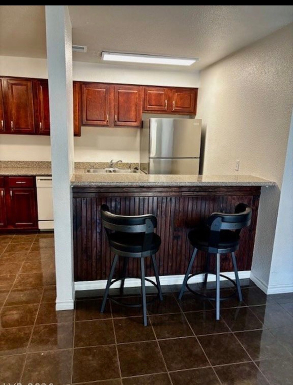 Building Photo - 5044 River Glen Dr