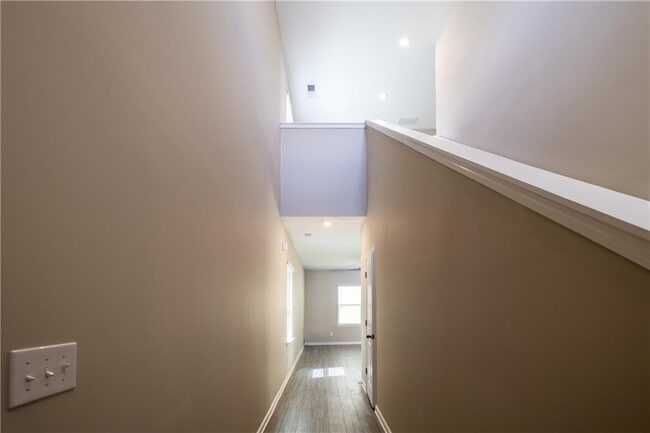Building Photo - 2088 Nuthatch Dr