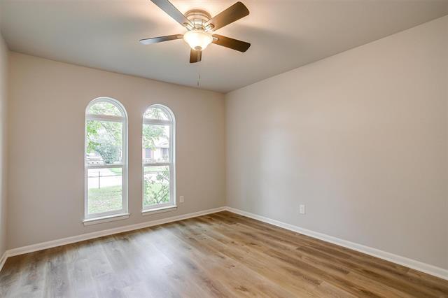 Building Photo - 144 NW Suzanne Terrace