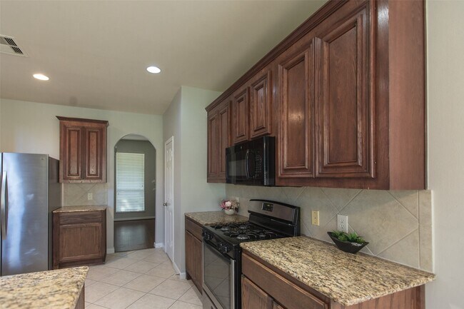 Building Photo - 20911 Avery Cove Ln
