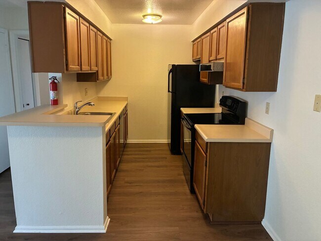 Building Photo - **COMFY 2 BEDROOM/2 FULL BATHROOM CONDO IN PHOENIX (48TH STREET & ELLIOT)**