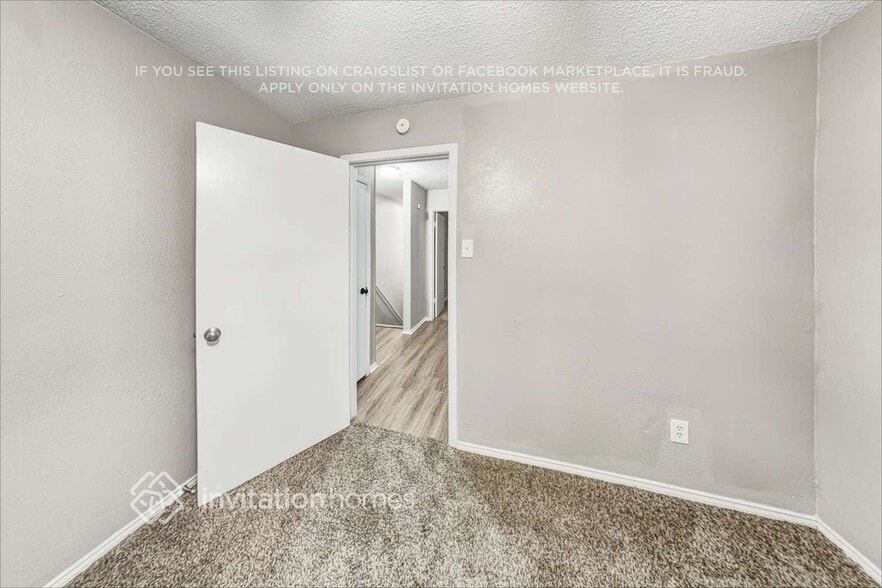 Building Photo - 427 Dawn Dr