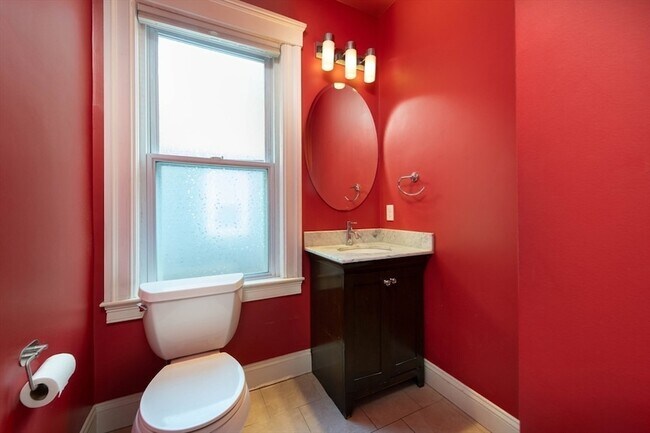 Building Photo - 148 Albion St