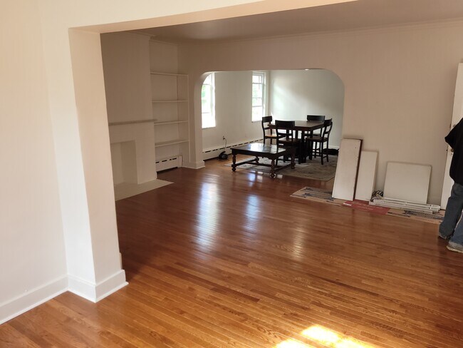 Building Photo - 2538 Beechwood Blvd