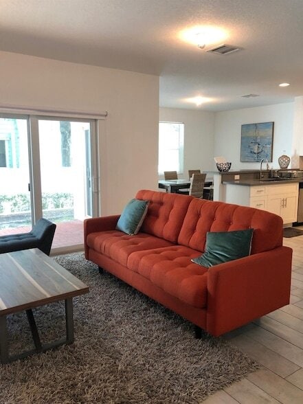 Building Photo - 2362 SW 18th Ave