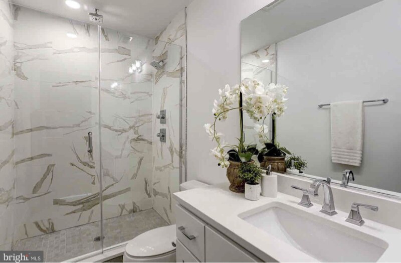 Building Photo - 838 Varnum St NW